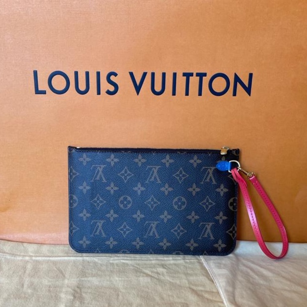 Rare Pouchette Wristlet